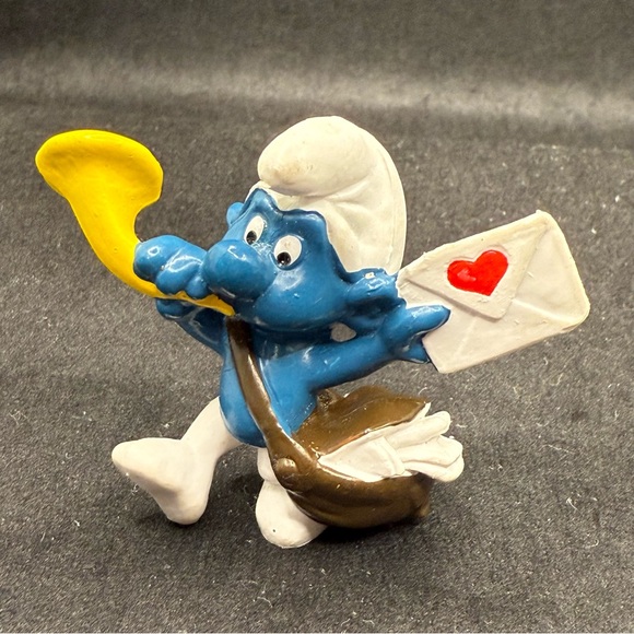Vintage Valentine Smurf Figurines Lot | Cupid Smurfette, Mailman, cupid Smurf - Picture 6 of 7